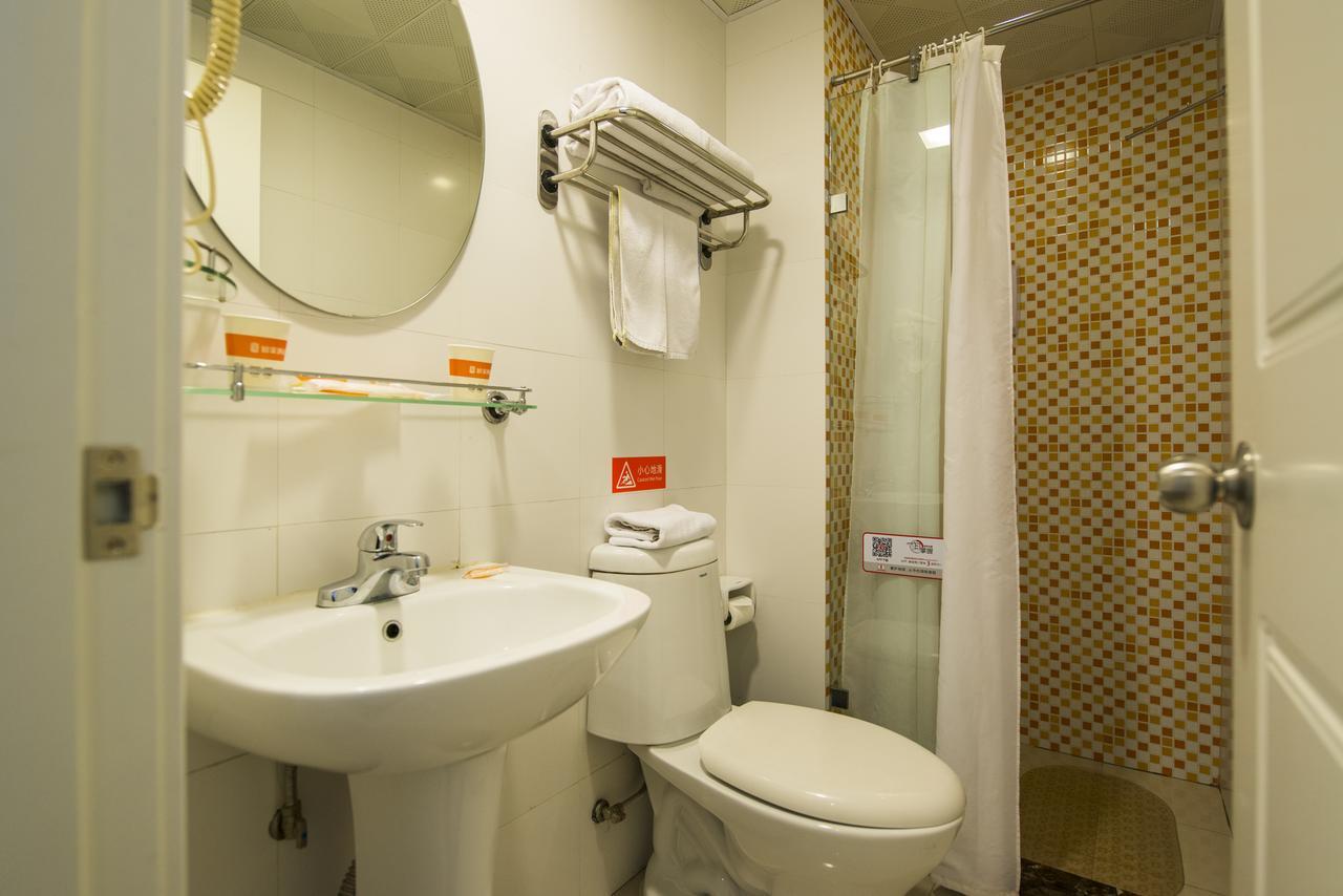 Home Inn Shanghai Railway Station North Square Экстерьер фото